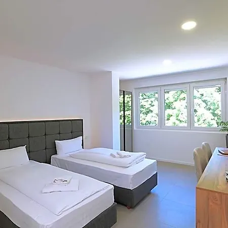 G&g Boardinghouse Hotel